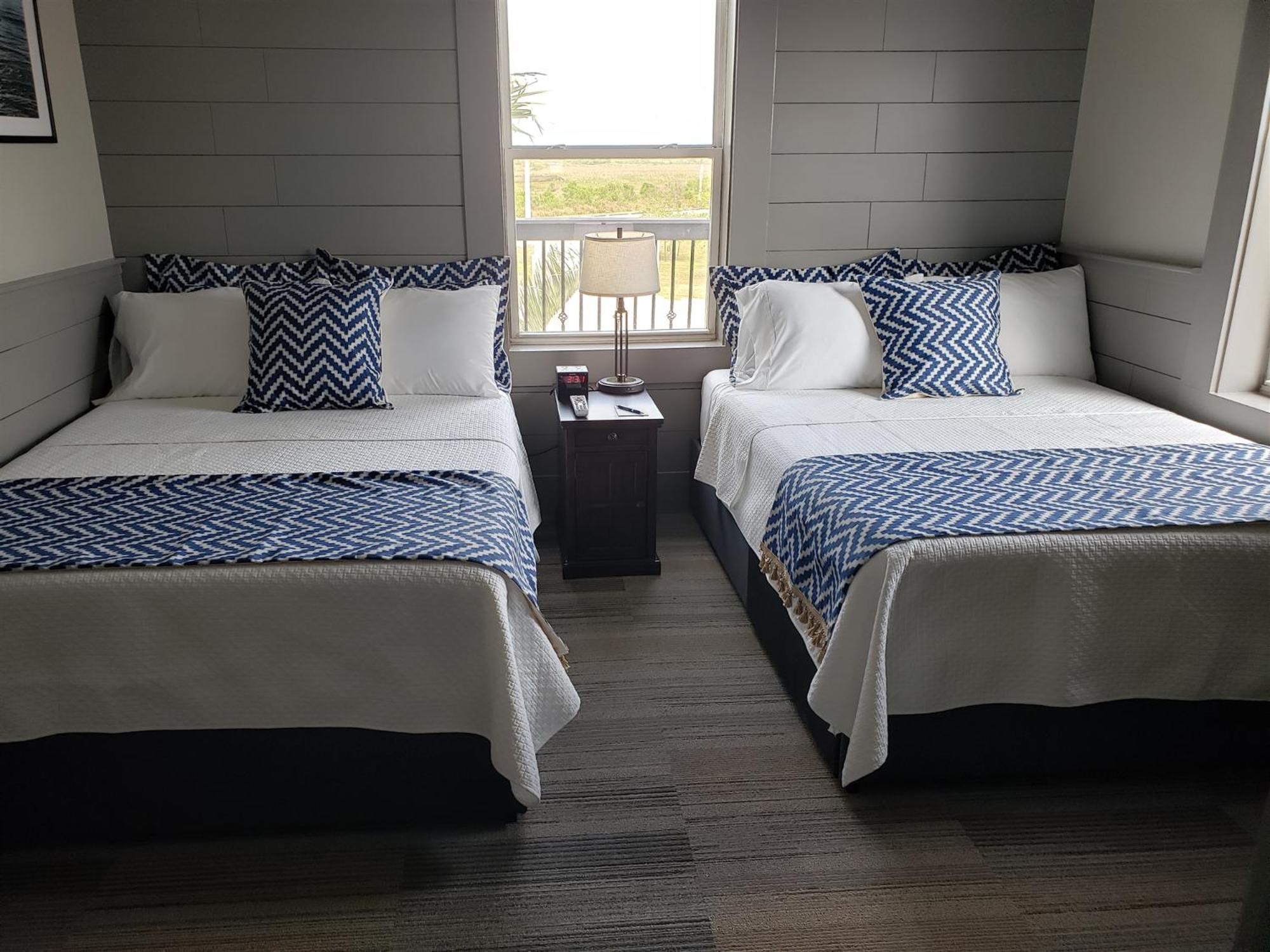 Harborwalk Lodge Hitchcock Exterior photo